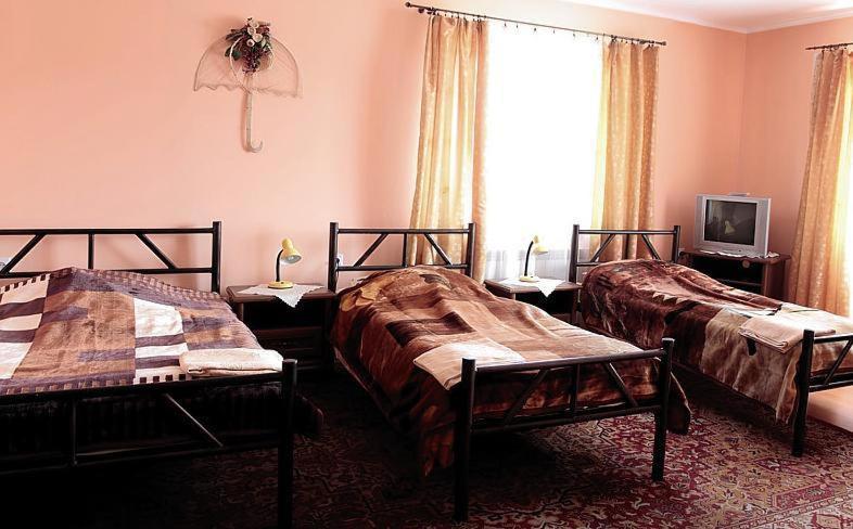 Hotel Mily Krosno Chambre photo